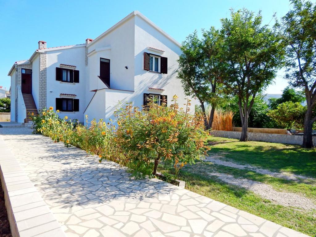 Apartments Rajko Pag Town Exterior photo