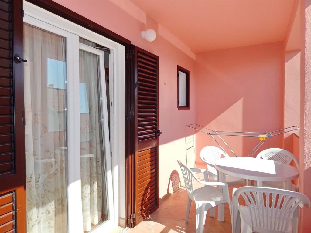 Apartments Rajko Pag Town Exterior photo