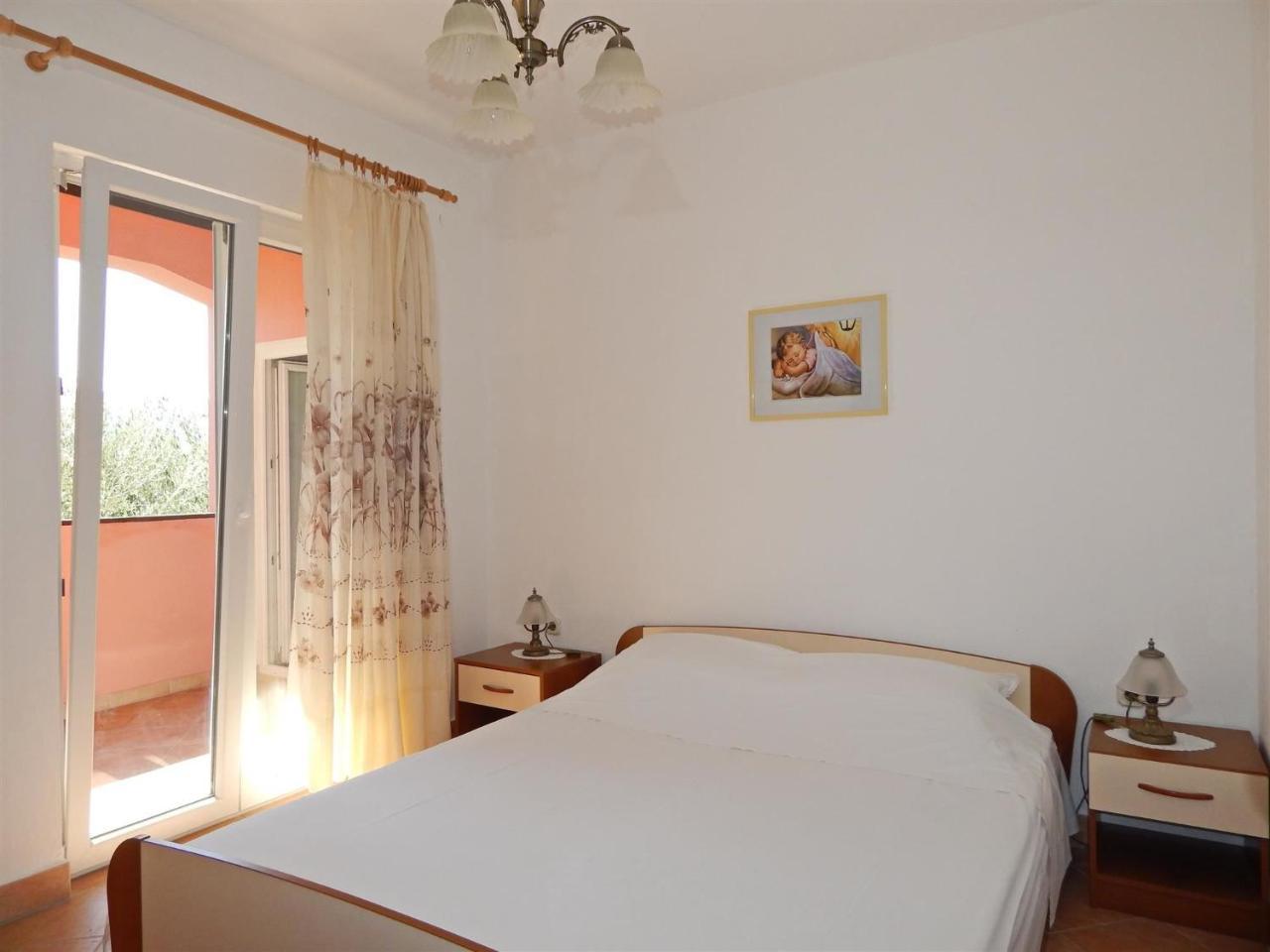 Apartments Rajko Pag Town Exterior photo